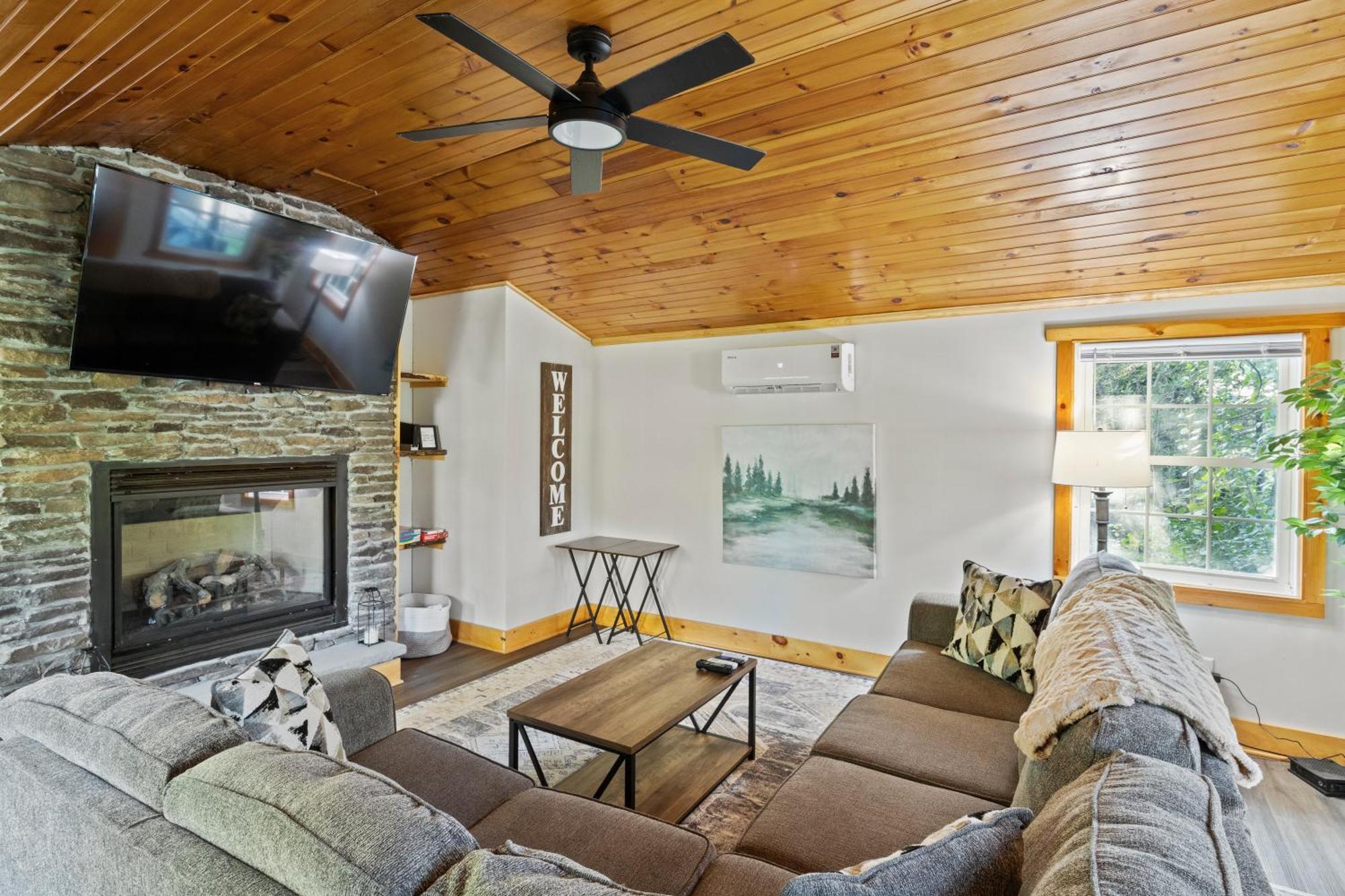 Cozy Home W/ King Bed & Lake Access Canandaigua Zewnętrze zdjęcie