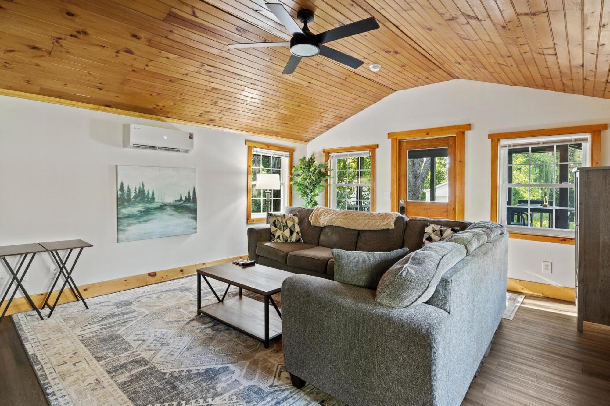 Cozy Home W/ King Bed & Lake Access Canandaigua Zewnętrze zdjęcie