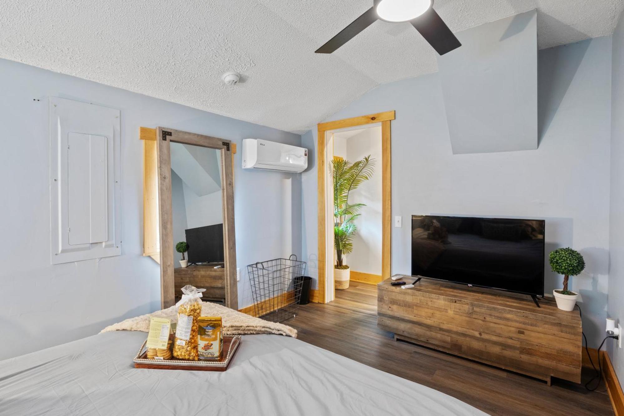 Cozy Home W/ King Bed & Lake Access Canandaigua Zewnętrze zdjęcie