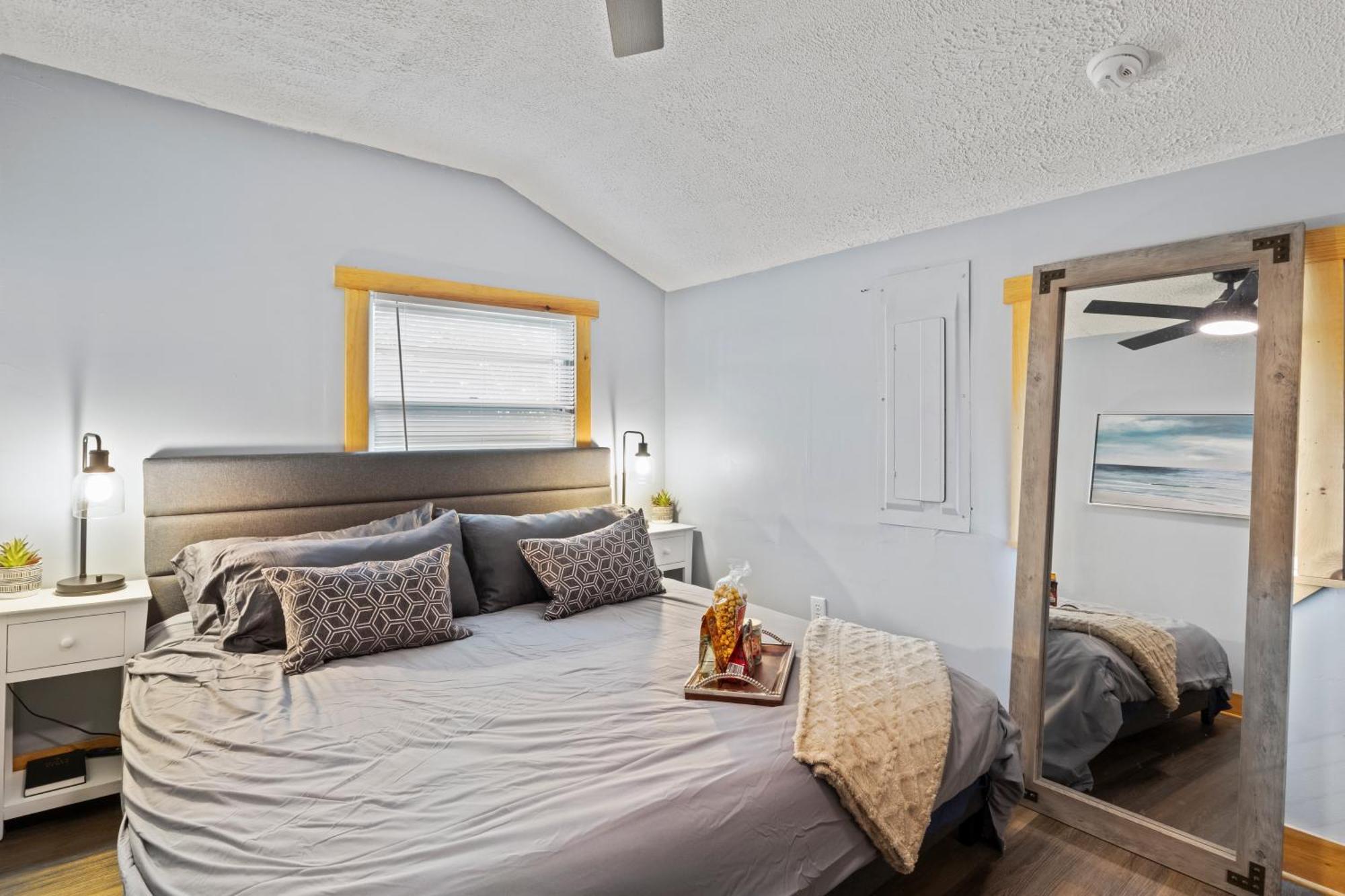 Cozy Home W/ King Bed & Lake Access Canandaigua Zewnętrze zdjęcie